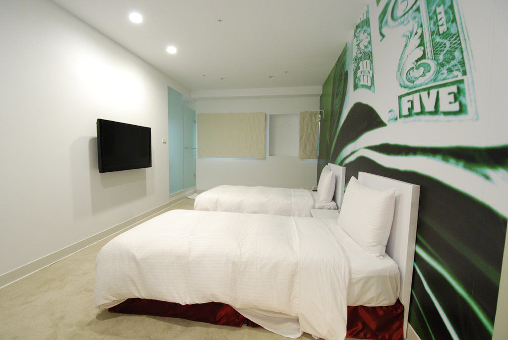 Hotel 6 - Wannien Taipei Exterior photo